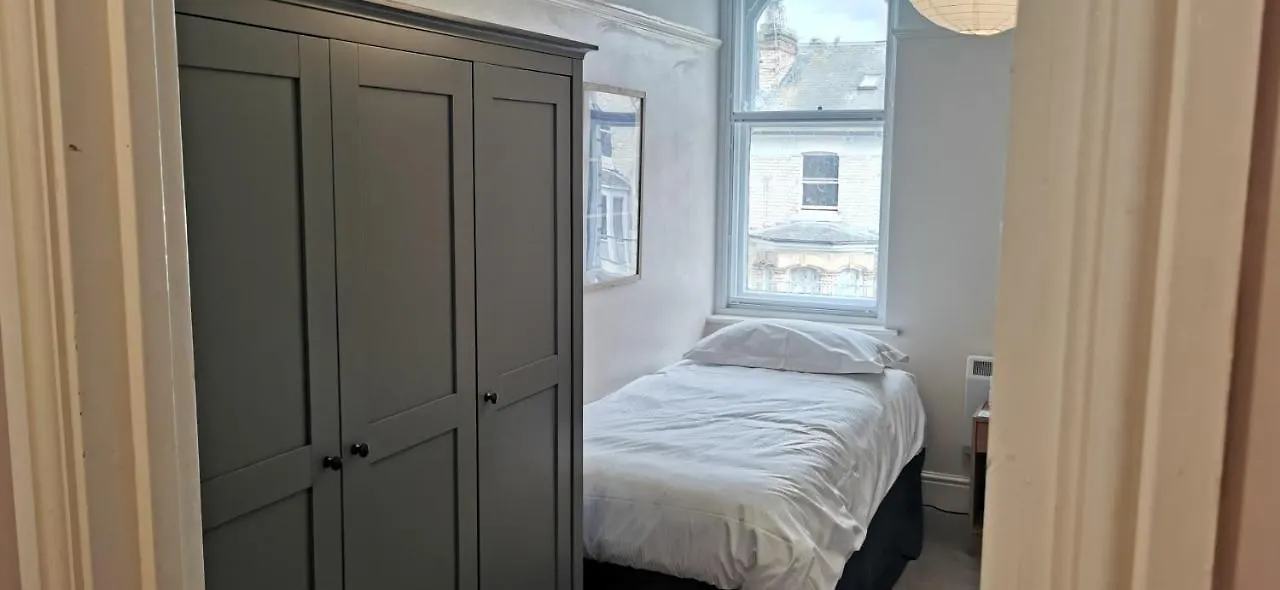 スカーバラFlat 12 Sebastian Court - 2 Beds With A Four Posterアパートメント