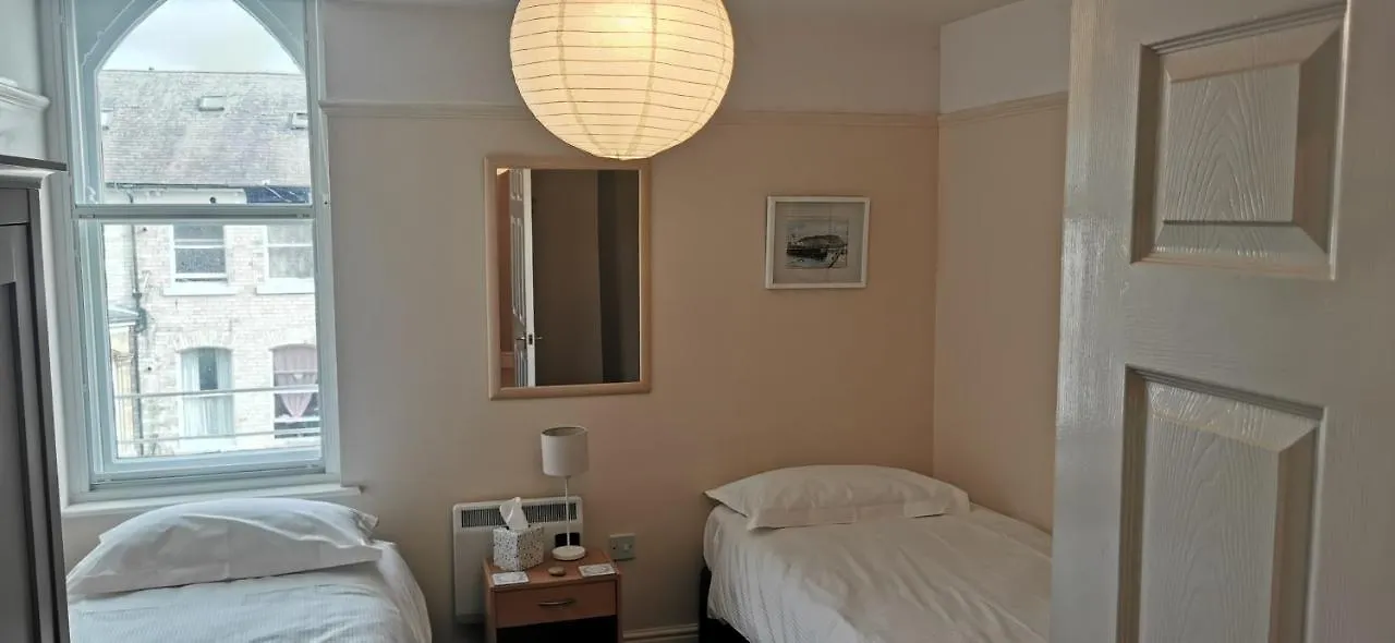 スカーバラFlat 12 Sebastian Court - 2 Beds With A Four Posterアパートメント 0*, スカーバラ イギリス