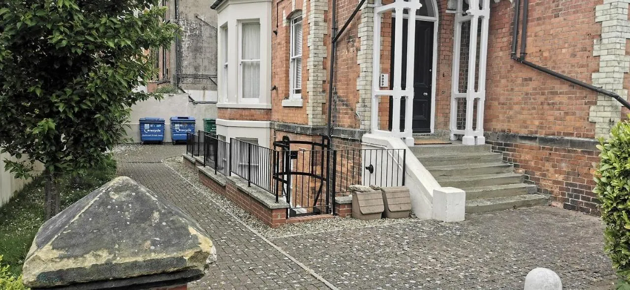 アパート スカーバラFlat 12 Sebastian Court - 2 Beds With A Four Posterアパートメント イギリス